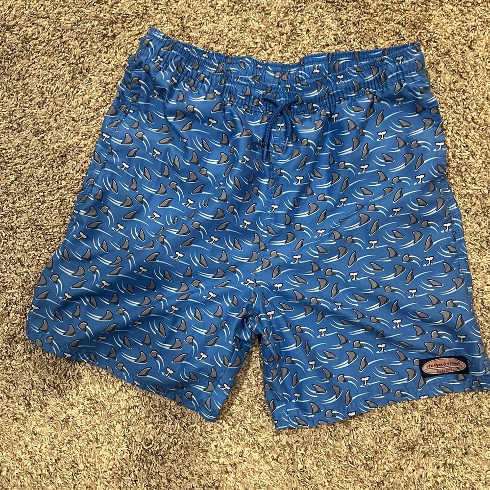 Vineyard Vines Blue Patterned boys swim Shorts trunks Shark Week XL 18